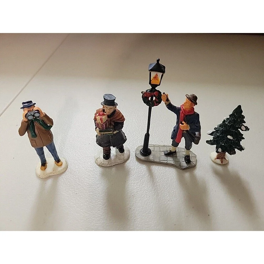 Lemax Christmas Village Figures Accessory Tree‎ Presents lantern light lot